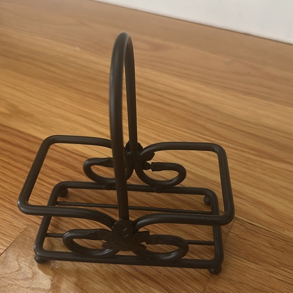 Longaberger Salt and Pepper Shakers with wrought iron holder - Picture 2 of 3